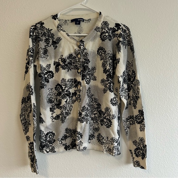Sweaters - Floral Black and White Women's cardigan Top